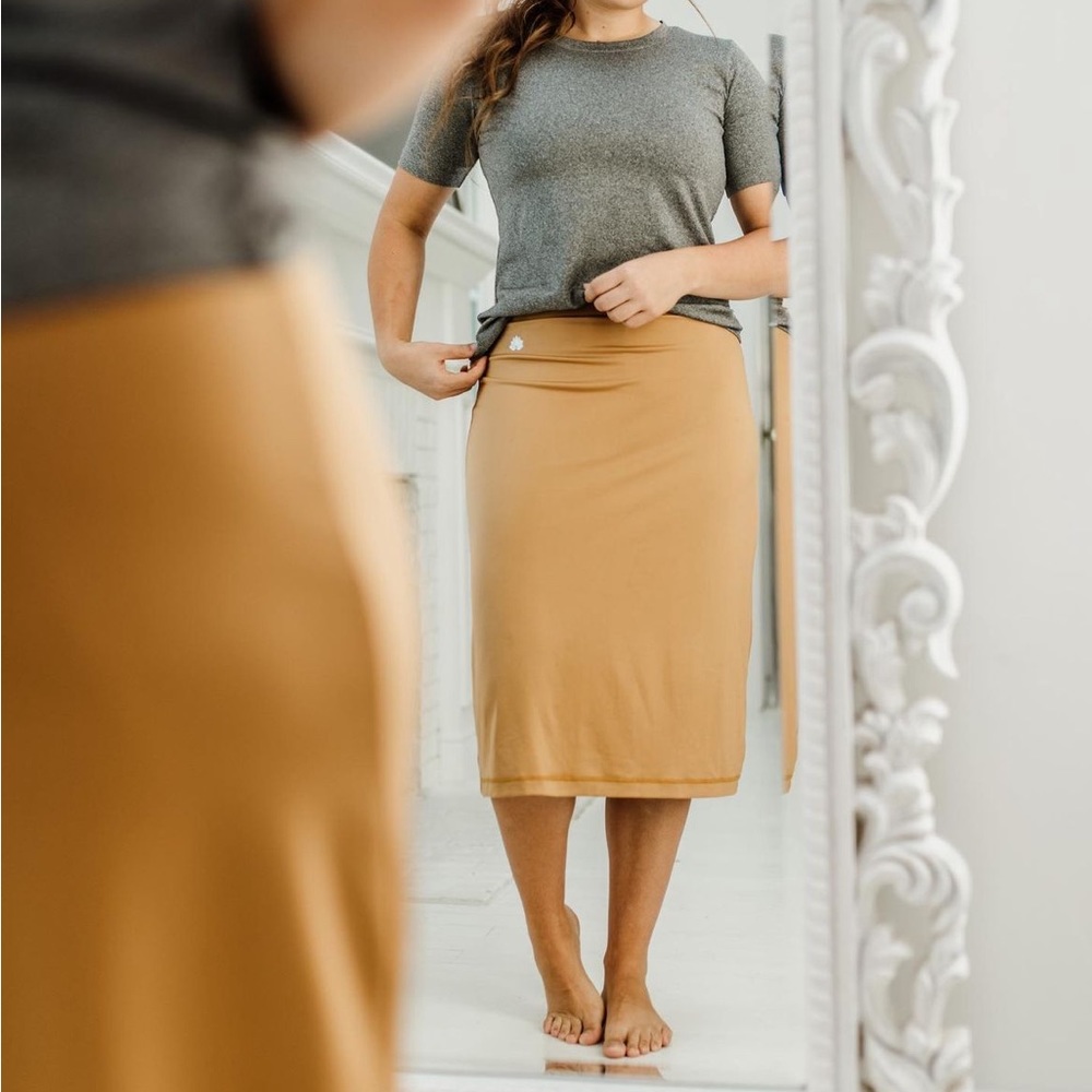 Snoga Athletics Midi Skirt